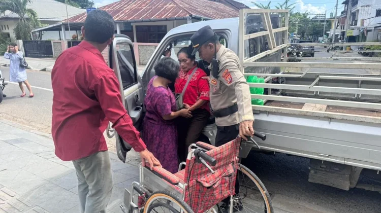 Sosok IPDA Thomas Ola Pai: Ketulusan di Balik Seragam saat Jumat Agung di Labuan Bajo