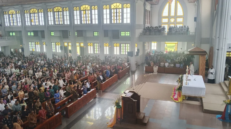 Uskup Ruteng Soroti Judol, Pinjol dan Fenomena Viral dalam Pesan Paskah