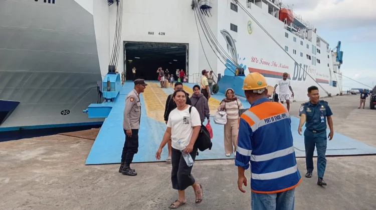Polisi Amankan Aktivitas KM Dharma Rucitra VIII di Pelabuhan Ippi