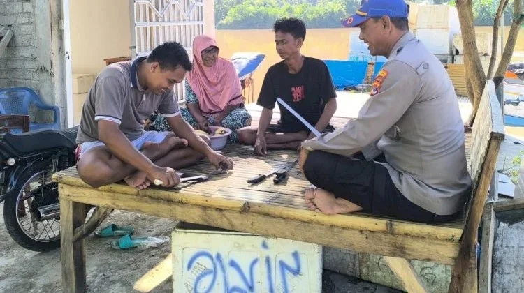 Sat Polairud Polres Manggarai Sambangi Nelayan Reok, Tekankan Keselamatan Melaut