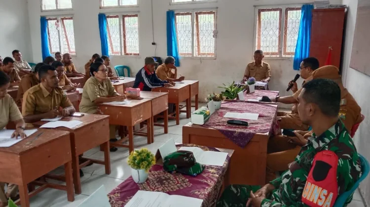 Rapat Pembentukan Panitia Hardiknas 2026, Babinsa Satar Mese: Kami Siap Dukung