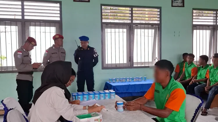 Rutan Bajawa Gelar Tes Urine Massal, Pastikan Lingkungan Bersih dari Narkoba