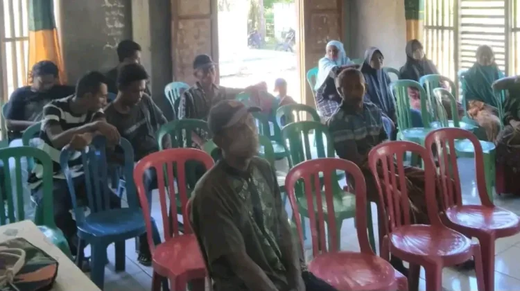Polsek Riung Gelar Jumat Curhat di Desa Tadho Barat