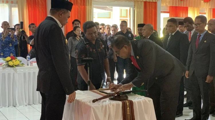 Bupati Flores Timur Lantik Pejabat Tinggi Pratama