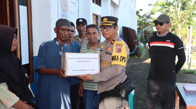 Polres Flotim Salurkan Bantuan untuk Korban Gempa Adonara Timur