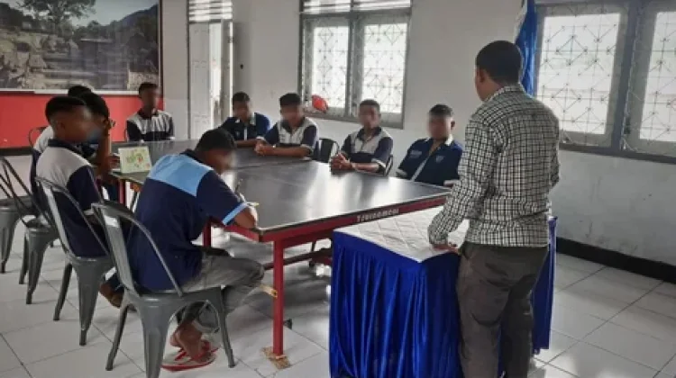 Warga Binaan Pemasyarakatan Rutan Bajawa Ikuti Kelas Bahasa Inggris Kesetaraan