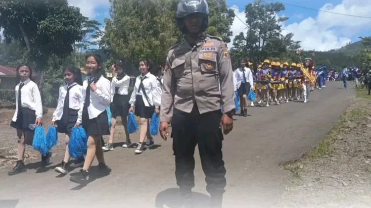 Polsek Golewa Amankan Karnaval HUT SMPK Kartini Mataloko