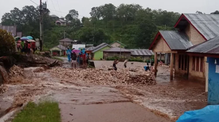 Banjir Bandang Landa Desa Manong, Puluhan KK Terdampak, Kerugian Capai Puluhan Juta