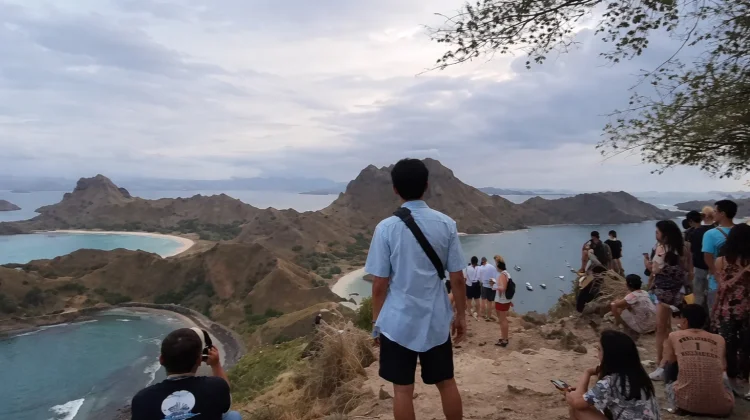 Pulau Padar Jadi Sorotan, Menhut Sebut Kondisi saat Liburan Seperti Pasar