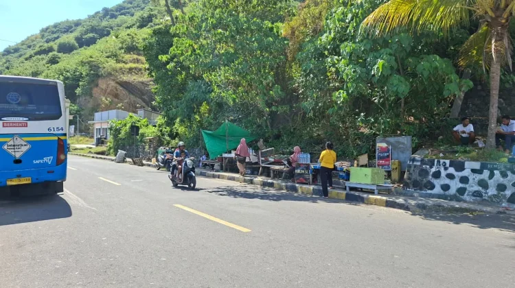 Terima Penertiban, Pedagang Harap Ada Lapak Jualan