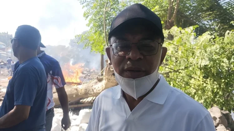 Relokasi Pedagang Pantai Ndao, Pemda Tawarkan Modal Usaha