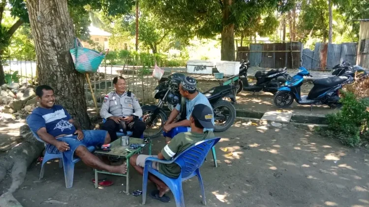 Polsek Riung Gelar Jumat Curhat, Warga Sampaikan Aspirasi Kamtibmas