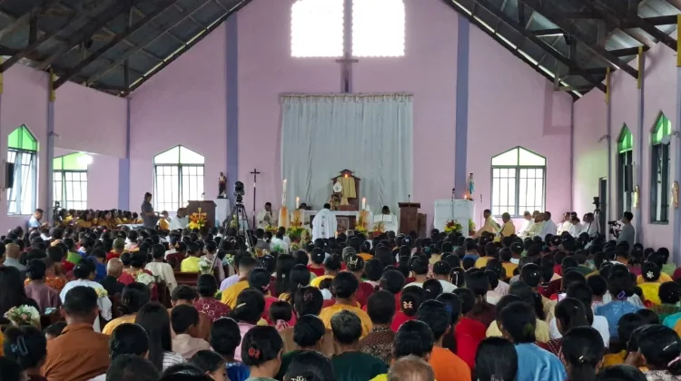 Uskup Agung Ende Resmikan Paroki Santo Yohanes Maria Vianney Pemo