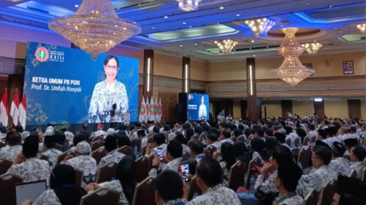 PGRI Flores Timur Soroti Ketidakpastian Nasib Guru Kontrak hingga Kesejahteraan