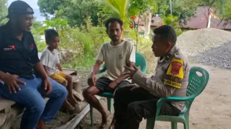 Bhabinkamtibmas Desa Kezewea Intensifkan Sambang Bersama Warga