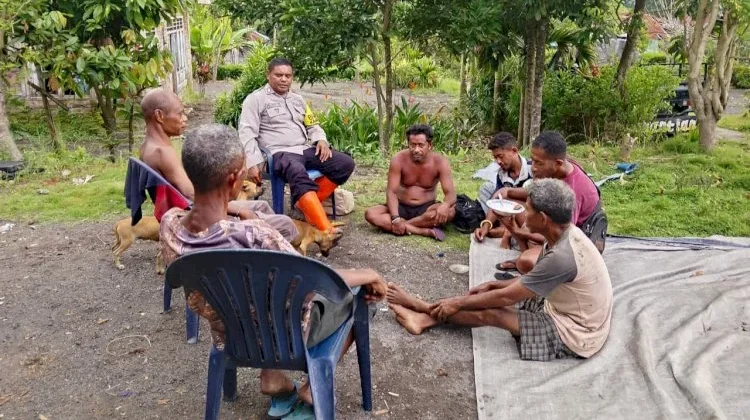 Polisi Sambang Warga Nawokote Perkuat Keamanan Lingkungan