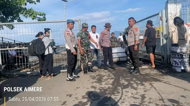 Polsek Aimere Awasi Aktivitas Bongkar Muat di Pelabuhan Aimere