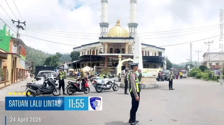 Satlantas Polres Ngada Amankan Sholat Jumat di Bajawa