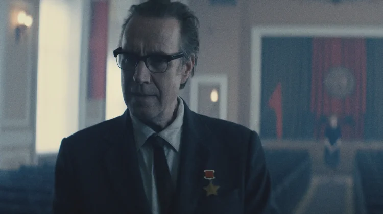Rhys Ifans Bintangi Serial Star City Tayang Mei