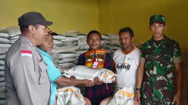 Sinergi TNI Polri dan Bulog Kawal Bantuan Pangan untuk Warga Elar Selatan