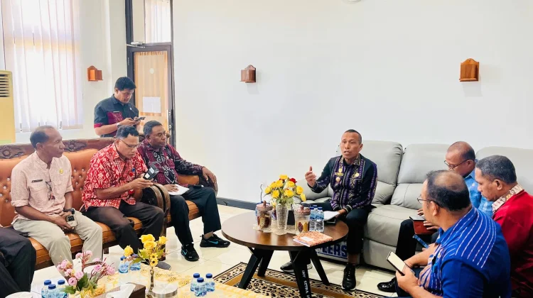 Pemkab Lembata Percepat Pendaftaran Operasi Katarak Gratis