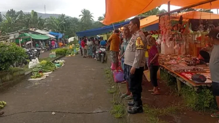Polisi Patroli Pasar Boru, Warga Diimbau Tertib
