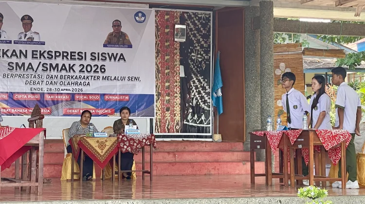 Debat Pelajar Kupas AI, MBG, dan Penggunaan Medsos