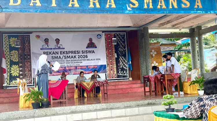 Adu Logika Pelajar Bahas Program MBG dalam Lomba Debat Bahasa Inggris