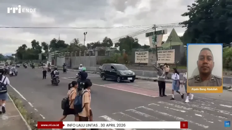 Arus Lalu Lintas Kota Ende Ramai Lancar Pagi