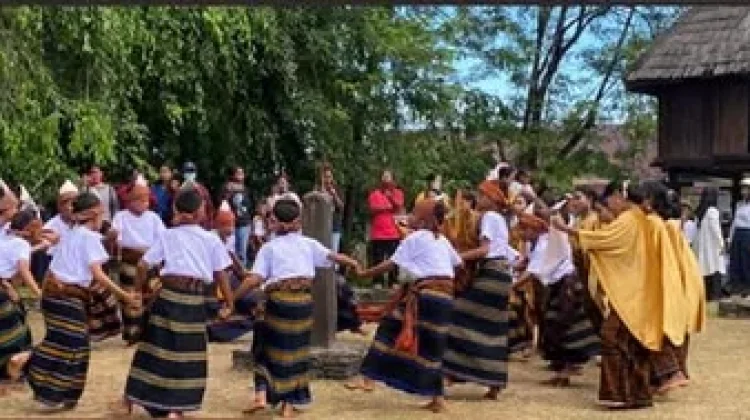 Lomba Gawi SD Meriahkan Pergelaran Budaya Ende
