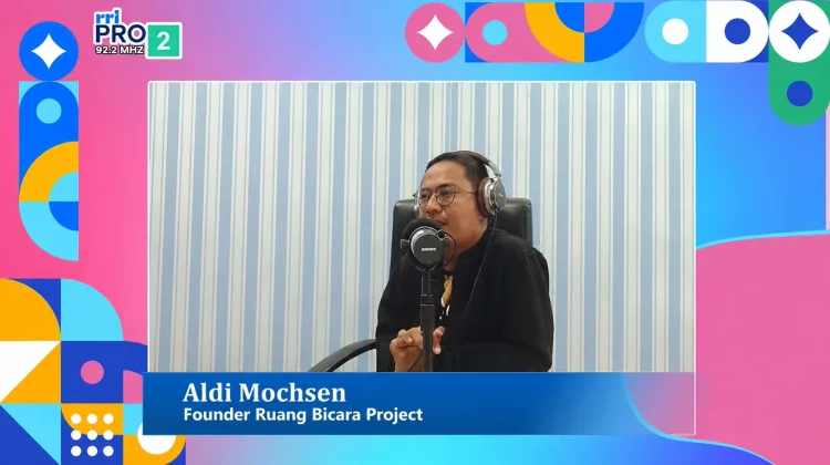 Komunitas Ruang Bicara Project Latih Public Speaking Anak Muda Ende