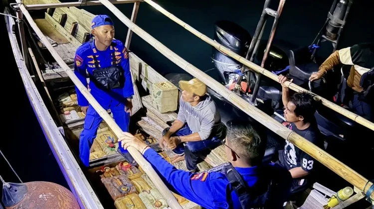 Polairud Gagalkan Pengangkutan Ilegal Minyak Tanah Subsidi di Perairan TN Komodo