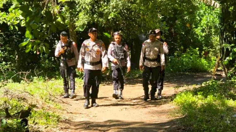 Patroli Jalan Kaki, Polisi Jaga Keamanan Wilayah Perbatasan