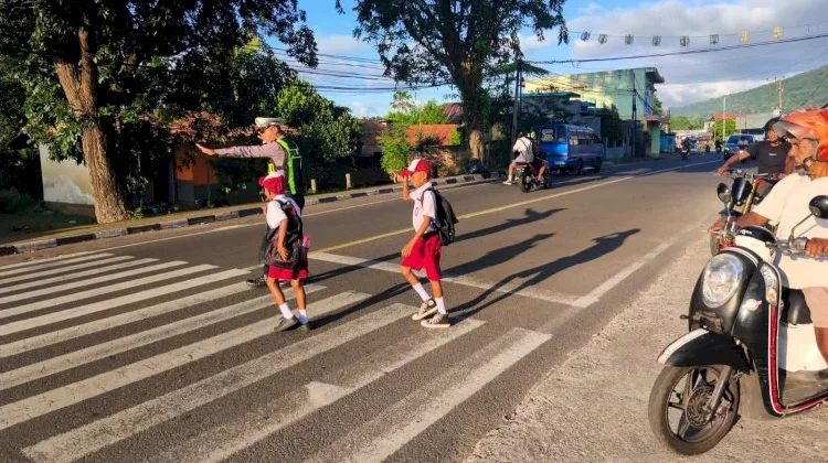 Satlantas Polres Flotim Hadir di Sekolah, Wujudkan Keselamatan Berlalu Lintas