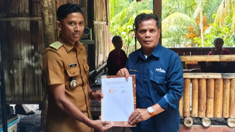 Kepala RRI Ende Teken Kerja Sama Penyiaran dengan Kelurahan Rewarangga