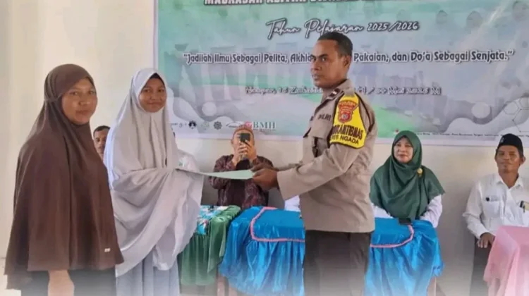 Bhabinkamtibmas Tekankan Disiplin dan Anti-Radikalisme di MAS Hidayatullah