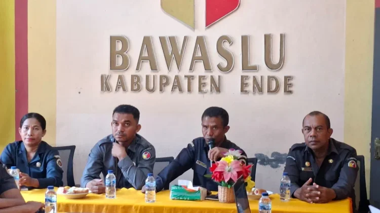 Bawaslu Ende Gelar Rapat, Perkuat SDM Pengawas dan Sekretariat di Masa Non Tahapan