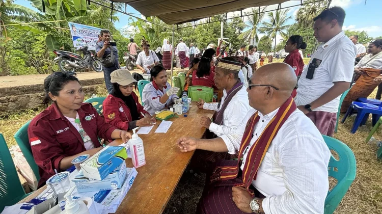 Layanan Kesehatan Gratis Disambut Warga Buyasuri