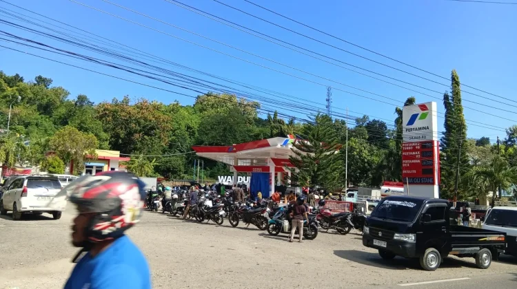 Antrean BBM Masih Panjang di Labuan Bajo, Pertamina Pastikan Pasokan Sudah Tiba
