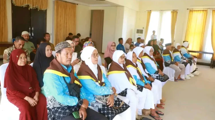 Pemkab Nagekeo Resmi Lepas 13 Jemaah Calon Haji