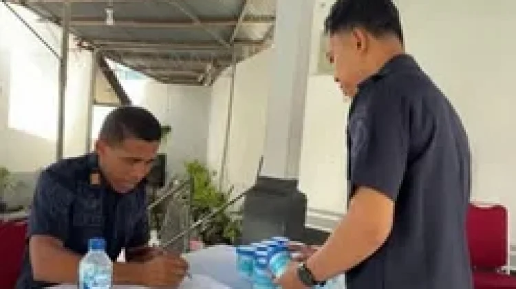 Komitmen Zero Narkoba, Petugas dan WBP Lapas Ende Jalani Tes Urine Bersama