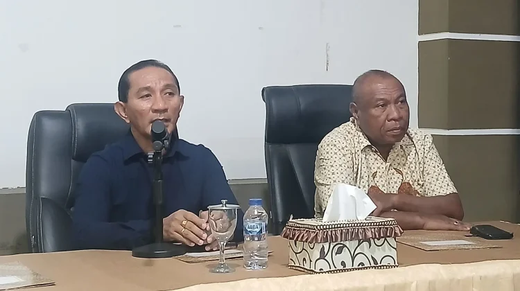 Sekda Sikka Genjot PAD lewat Evaluasi OPD