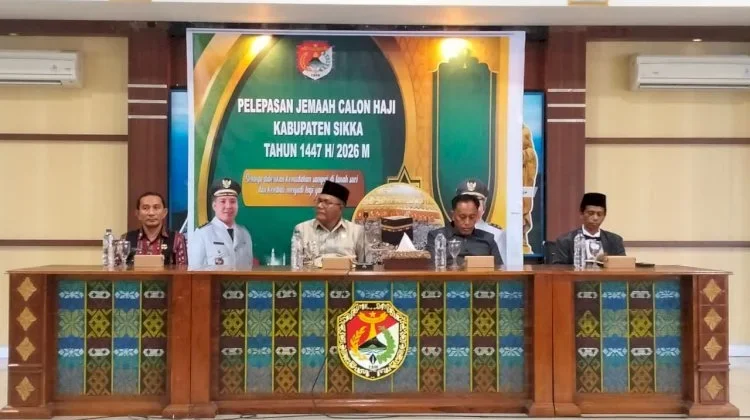 Pemkab Sikka Lepas Jemaah Haji dengan Haru