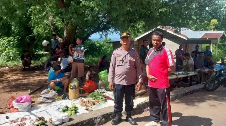 Polsek Bola Patroli Pasar Habibola Cegah Perjudian