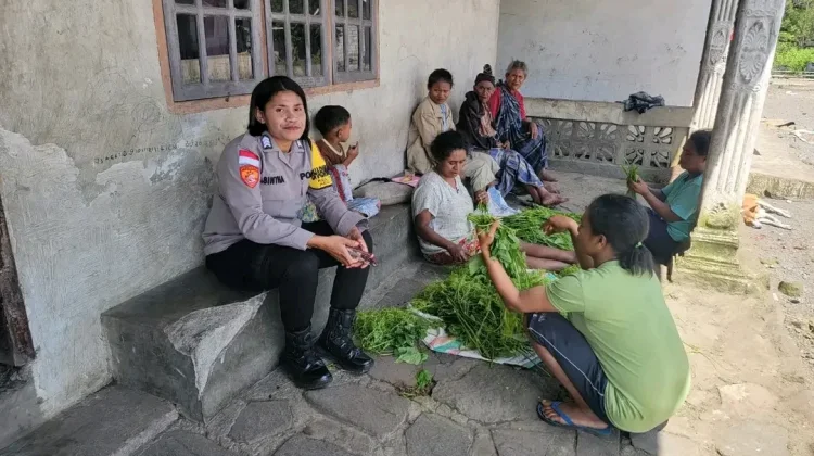 Bhabinkamtibmas Ngoranale Intensifkan Patroli Dialogis
