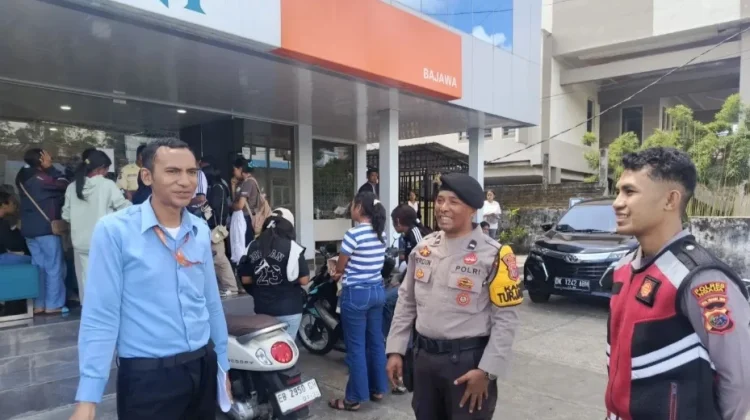 Sat Samapta Polres Ngada Gelar Patroli Dialogis di Kota Bajawa