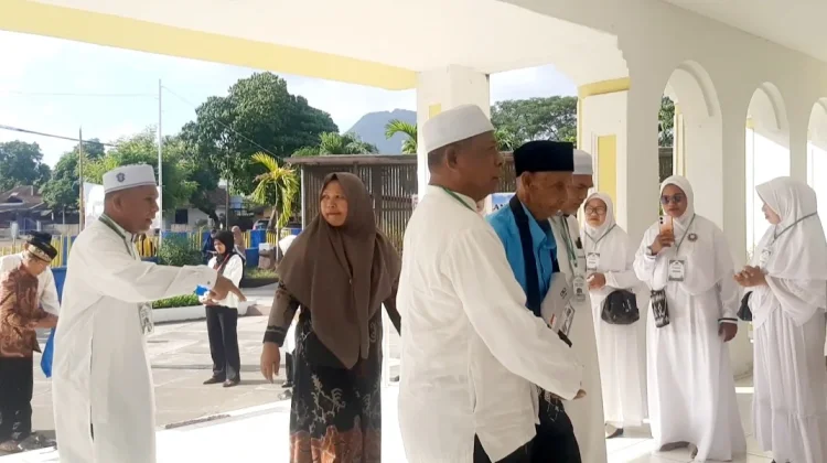 Panitia dan Komunitas Muslim Perkuat Pelayanan Jamaah Haji Ende