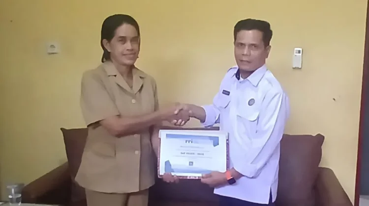 RRI Ende Terima Penghargaan Atas Kontribusi Publikasi Dunia Pendidikan