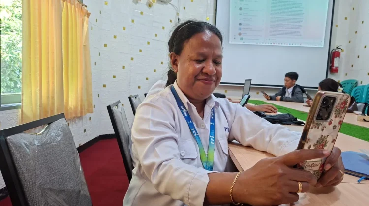 RRI Ende Resmi Mengalihkan Sistem Pencataan Kehadiran Pegawai ke E-Presensi