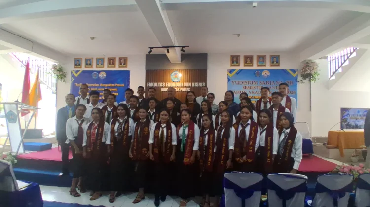 FEB Universitas Flores Luluskan 92 Mahasiswa Calon Wirausahawan